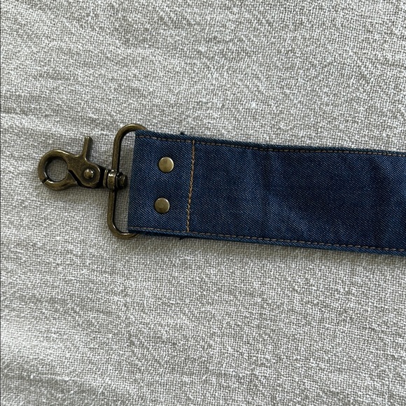 NWOT Parker Thatch Adjustable Crossbody Strap - Denim - Picture 4 of 5